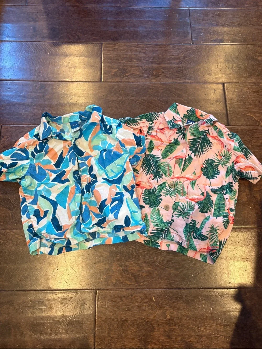 🔆 Old Navy patterned button down shirts - Bundle of 2